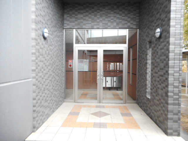 14/20 エントランス