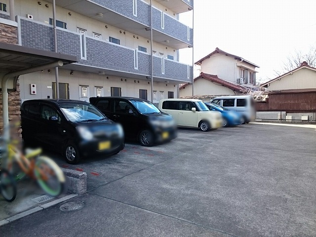 16/22 駐車場