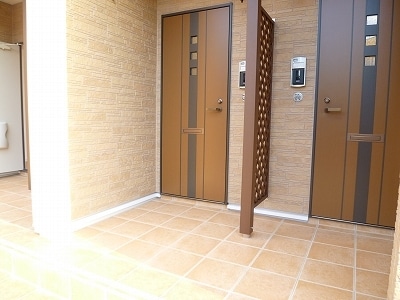 14/20 エントランス