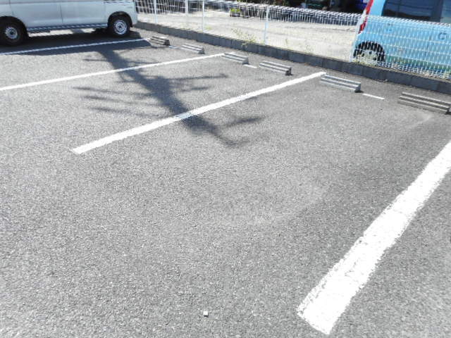 16/22 駐車場