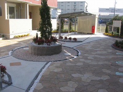 21/27 エントランス