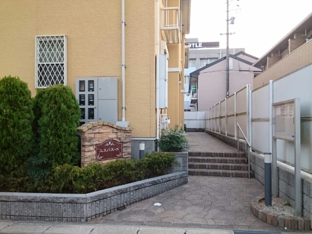 13/21 エントランス