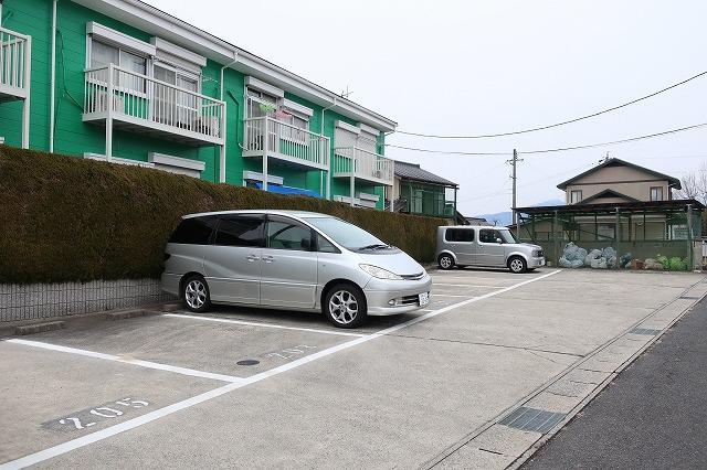13/19 駐車場