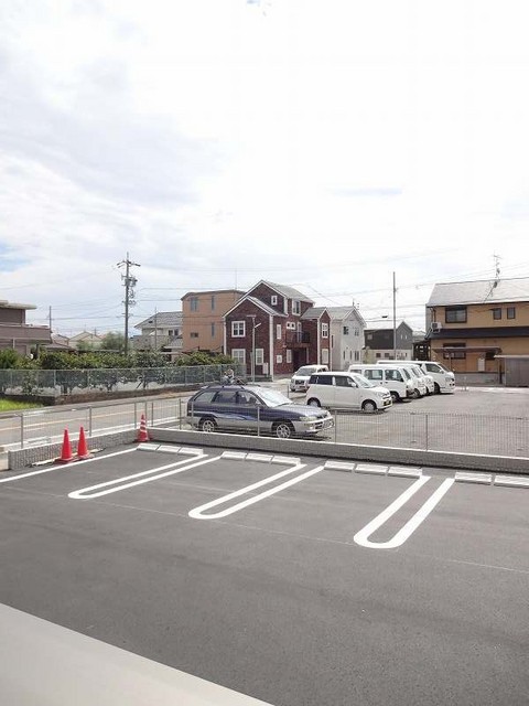 14/18 駐車場