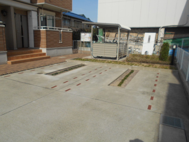 22/28 駐車場