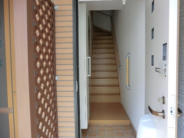 22/28 エントランス