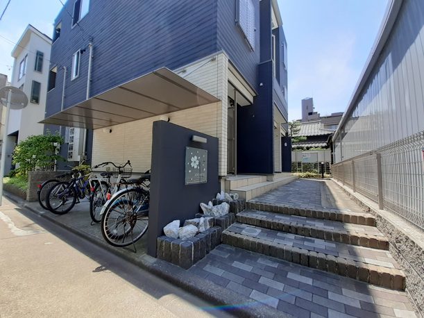 14/20 エントランス