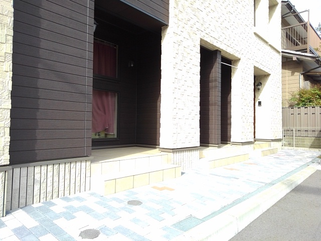 13/20 エントランス
