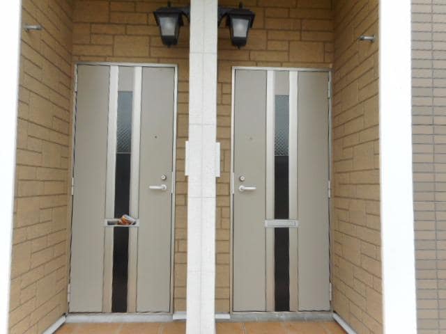 22/28 エントランス