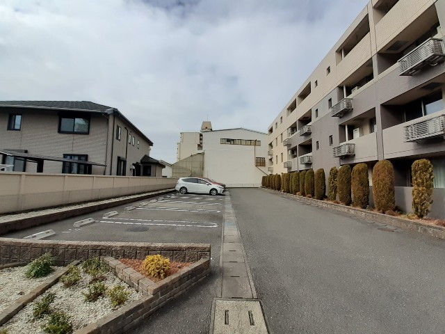 14/22 駐車場
