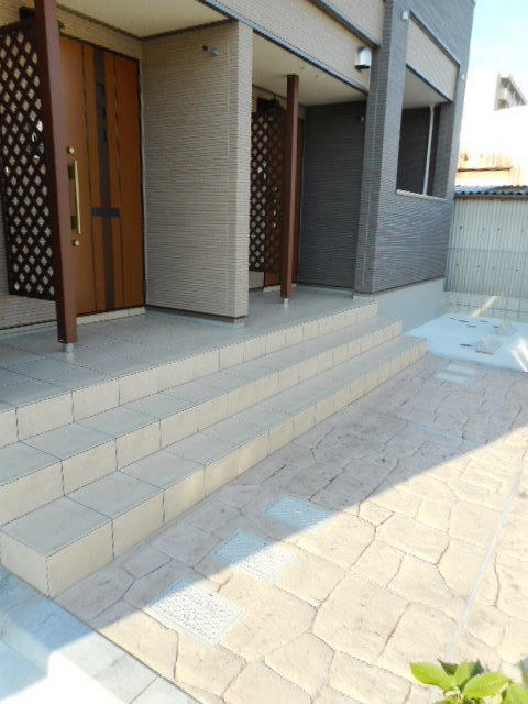 14/20 エントランス