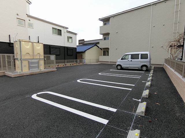 16/22 駐車場