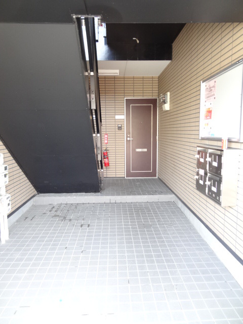 17/23 エントランス