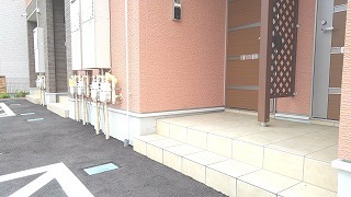 14/22 エントランス