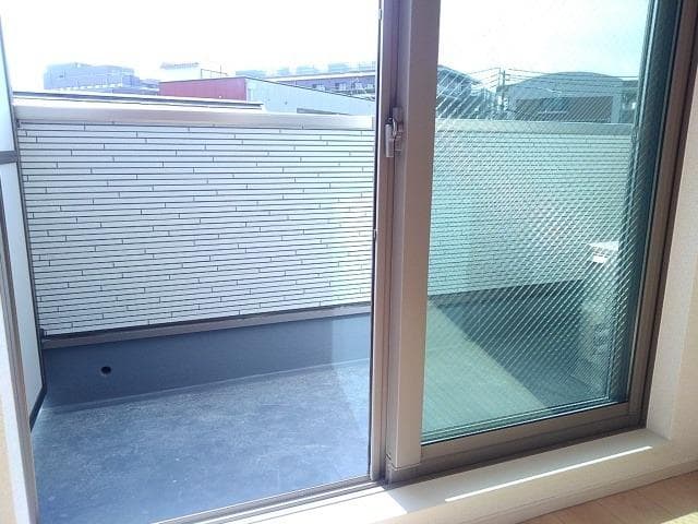 16/23 エントランス