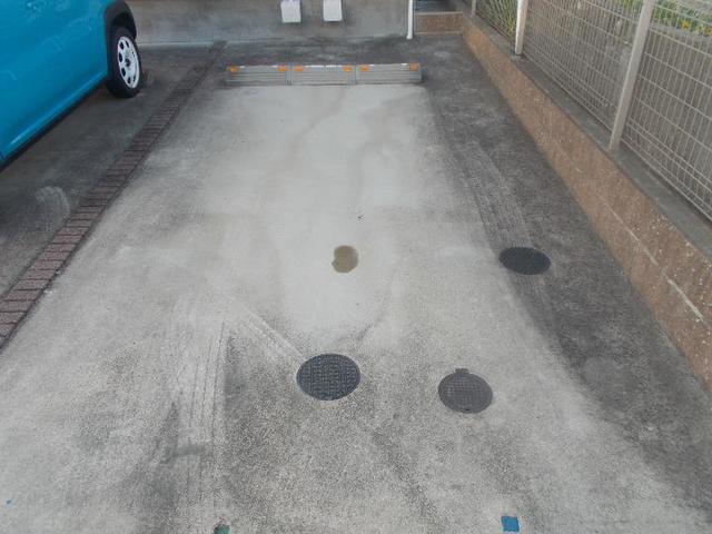 2/5 駐車場