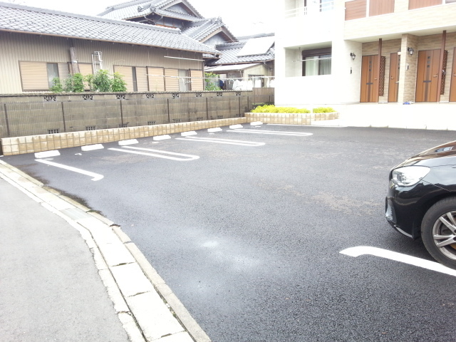 14/23 駐車場