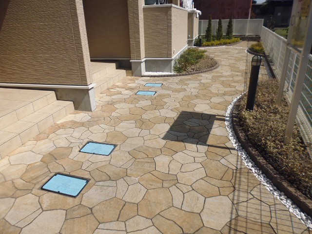 15/22 エントランス