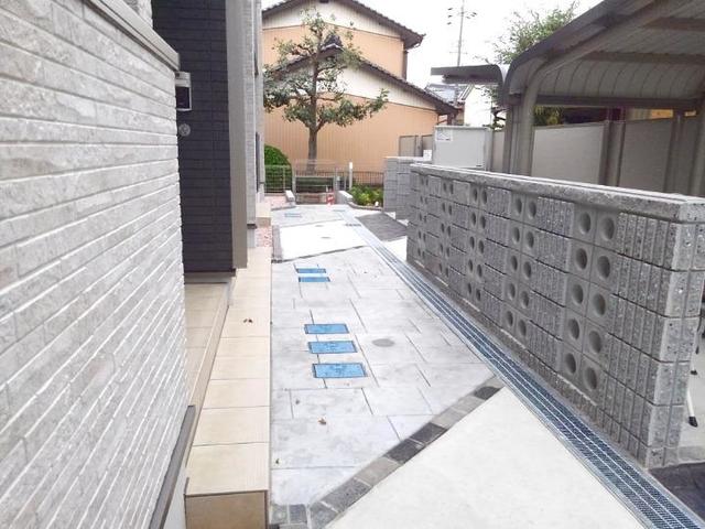 14/20 エントランス