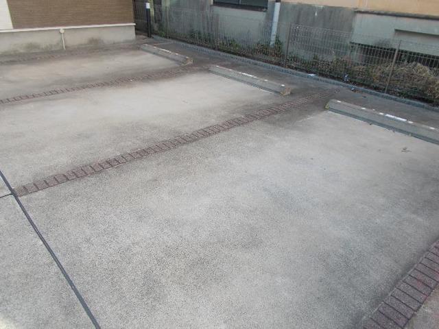 14/20 駐車場