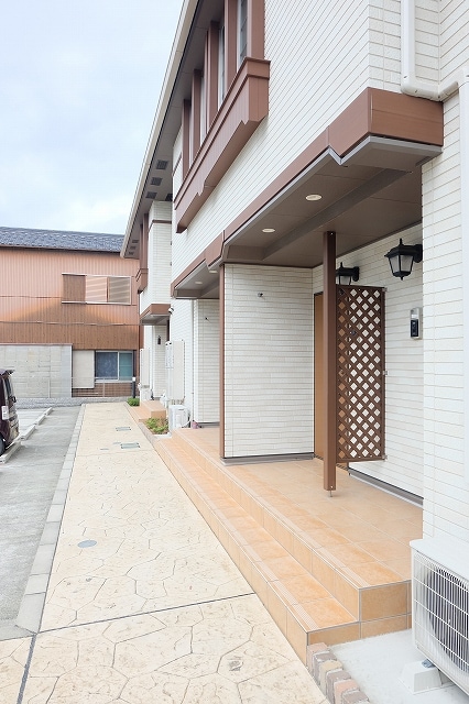 13/19 エントランス