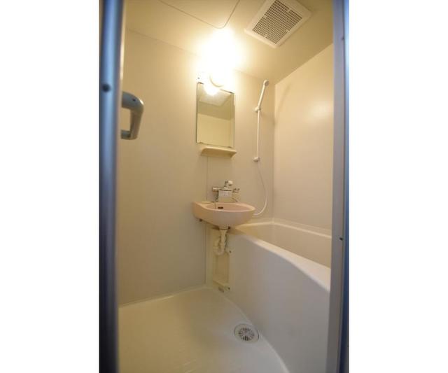 23/30 浴室