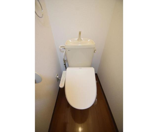 28/30 トイレ
