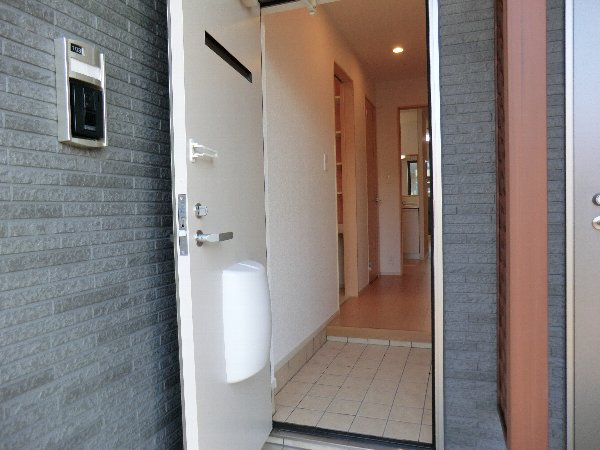 22/28 エントランス