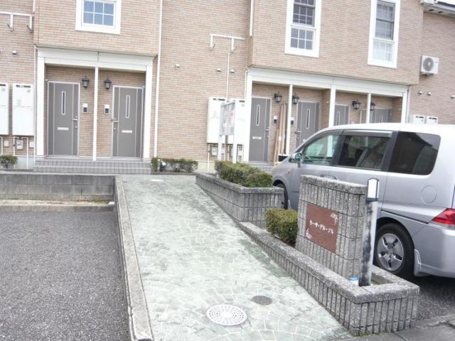 15/22 エントランス