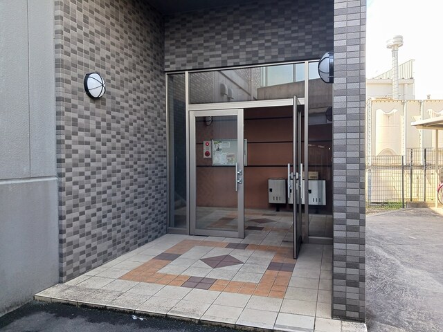14/20 エントランス