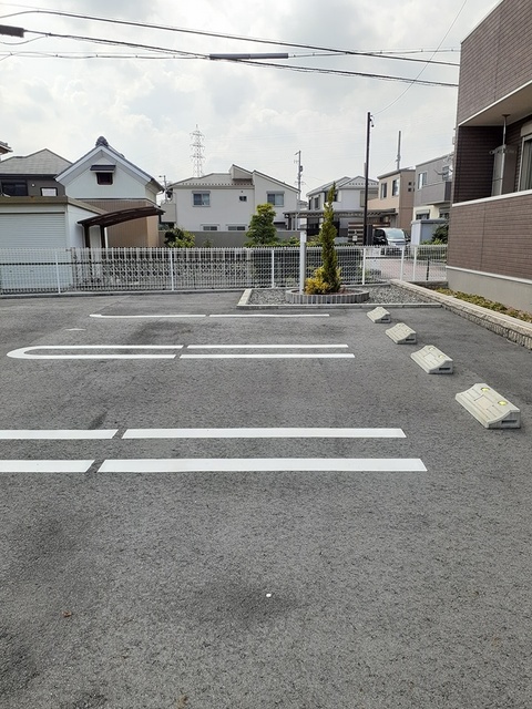 16/18 駐車場