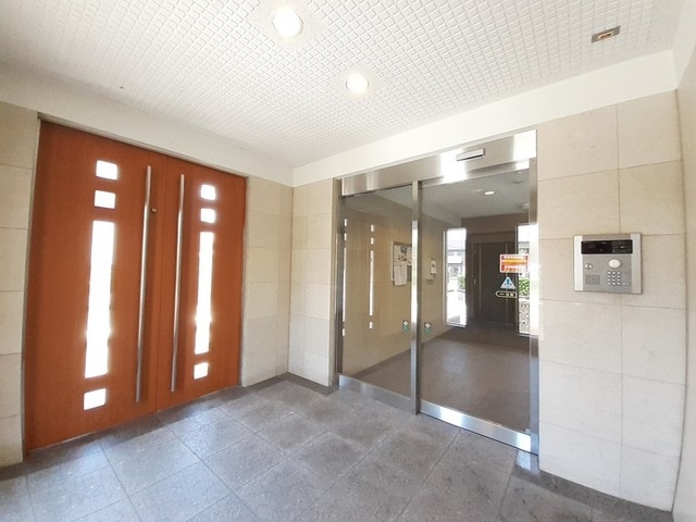 15/21 エントランス