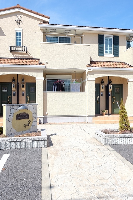 18/26 エントランス