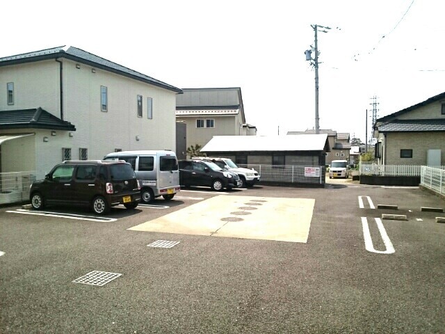 16/22 駐車場