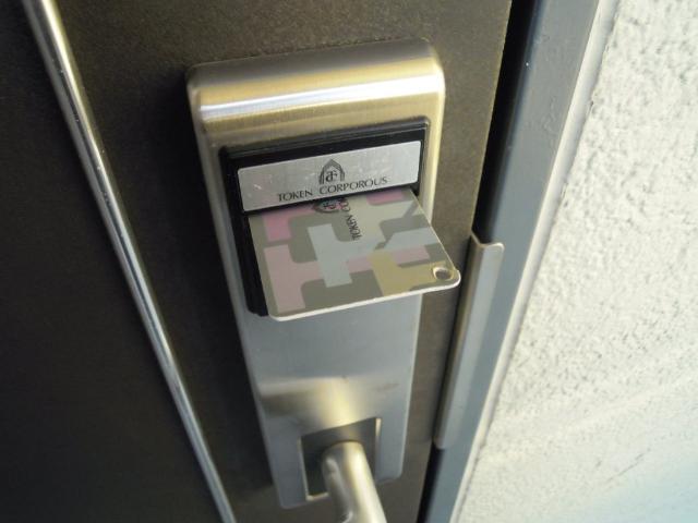 22/30 エントランス