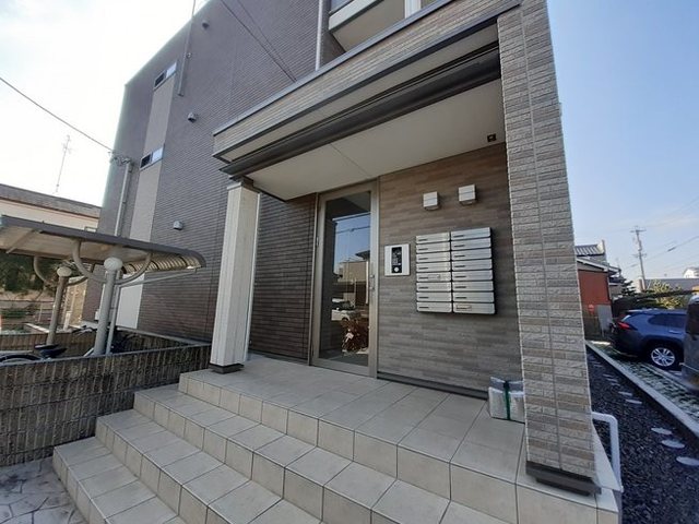 14/19 エントランス