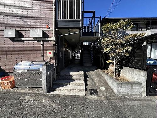 13/14 エントランス