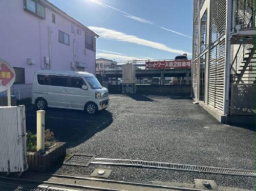 13/14 駐車場