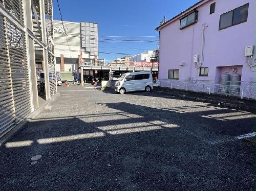 14/14 駐車場