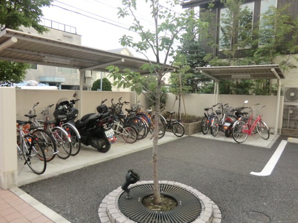 22/30 駐車場