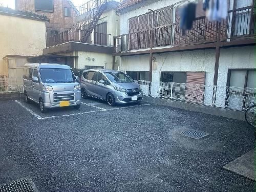 14/14 駐車場