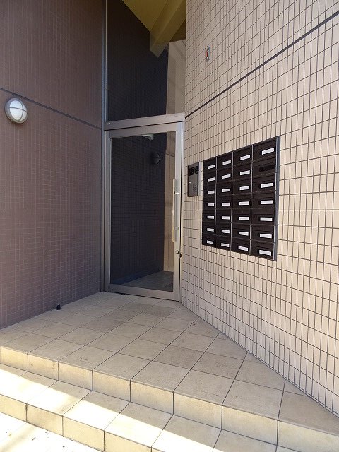 21/30 エントランス