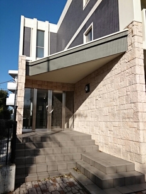 21/28 エントランス