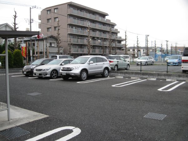 22/30 駐車場