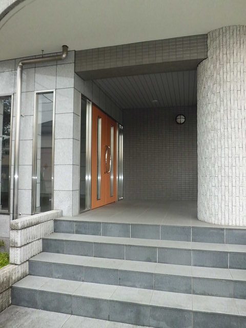 20/30 エントランス