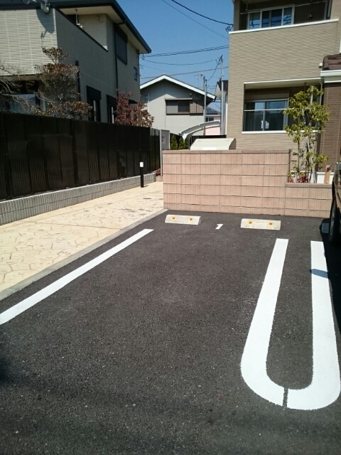 22/28 駐車場