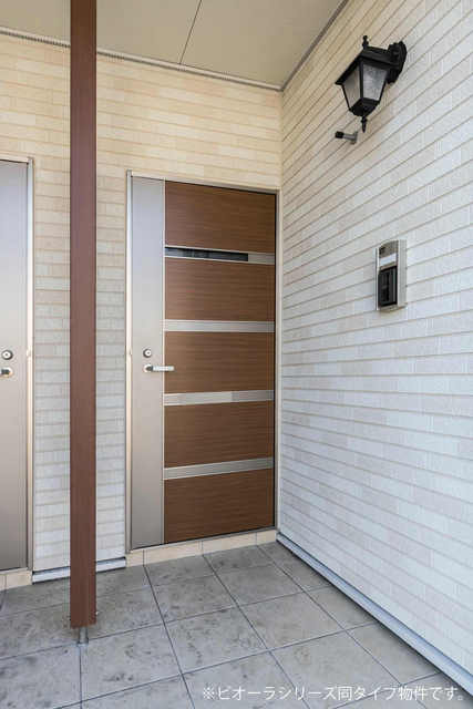 25/30 エントランス