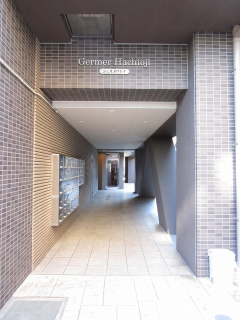 17/26 エントランス