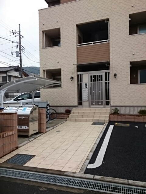 20/30 エントランス