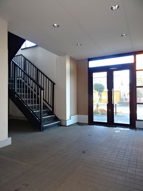 17/23 エントランス